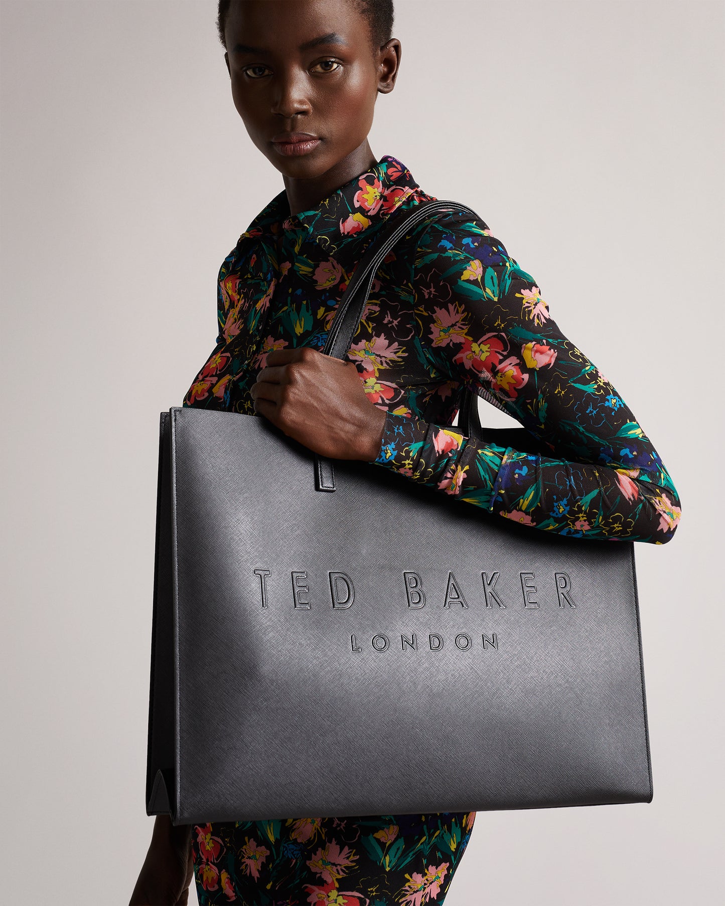 Ted Baker Sukicon Xlarge tote-Matte Black (