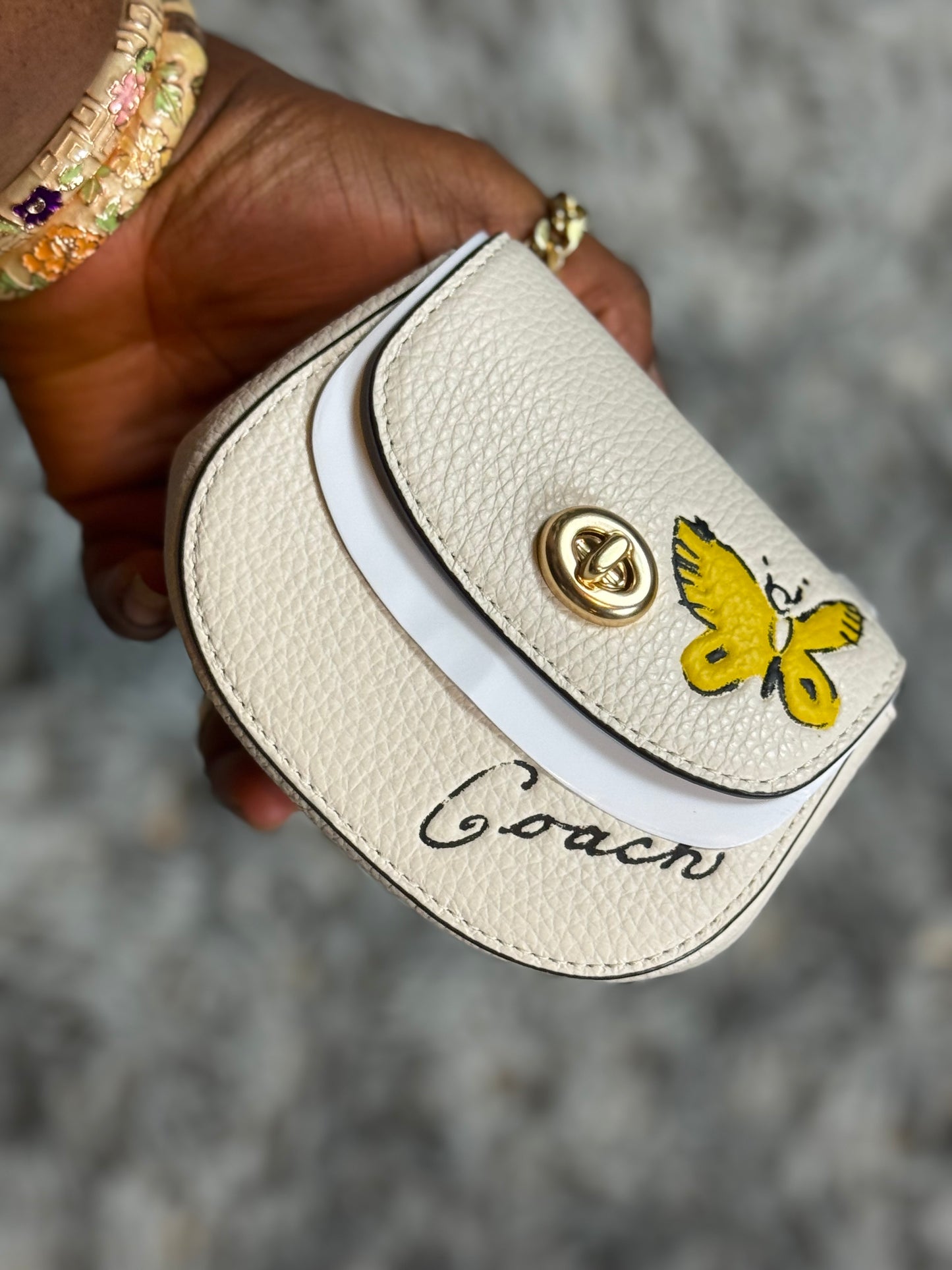 Coach Micro Turnlock Card Case With Sketch Print- White